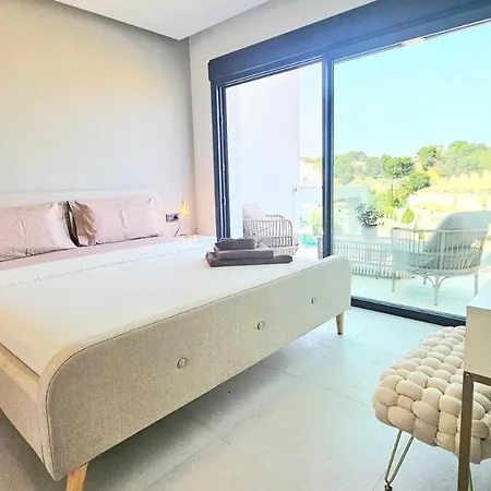 Dom wakacyjny Spectacular House, Private Pool, Ocean View Torremolinos